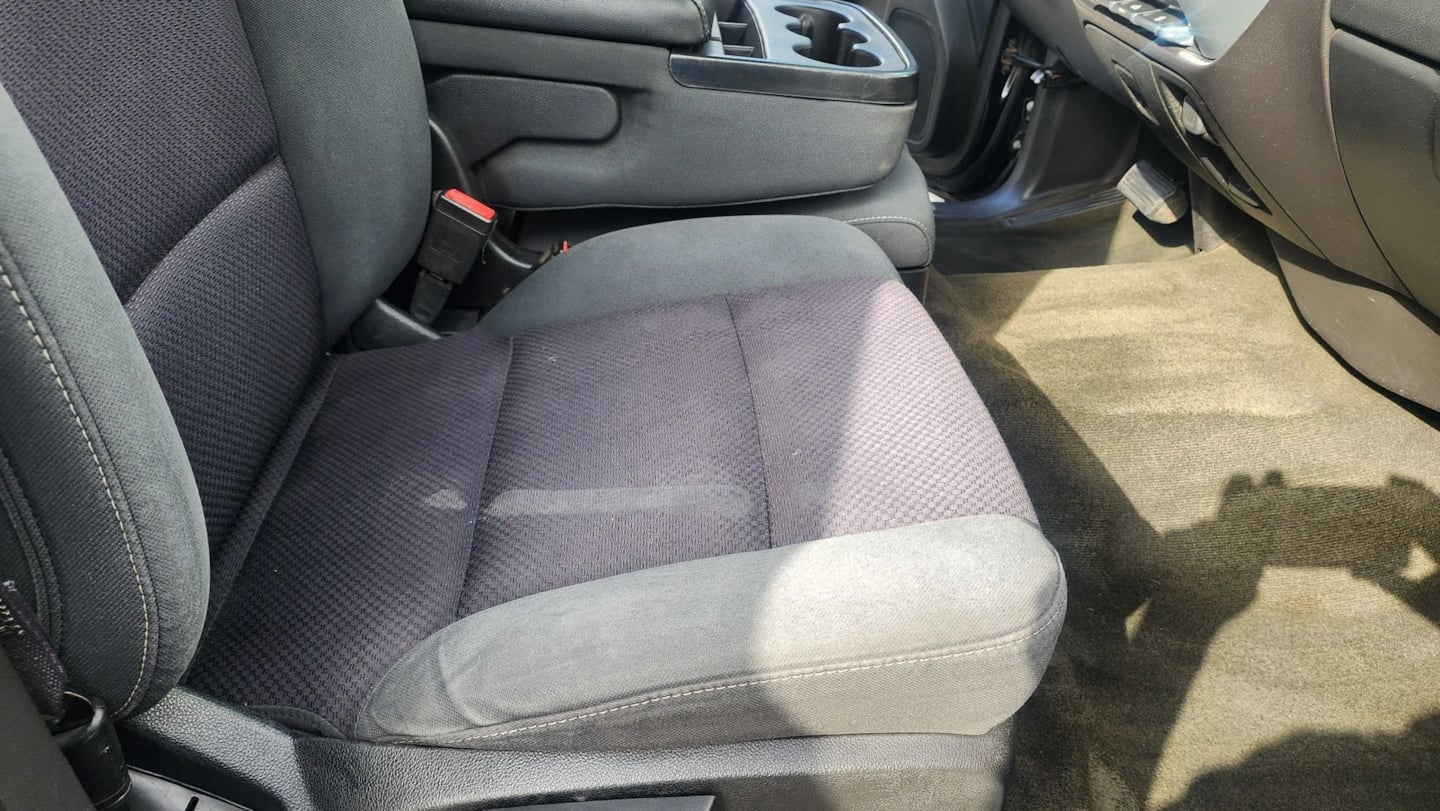 Chevrolet Silverado photo 17