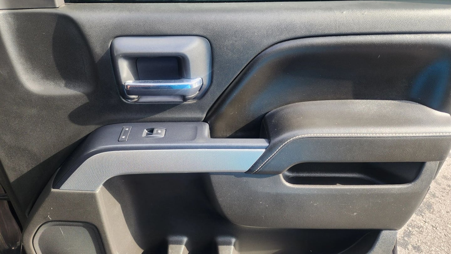 Chevrolet Silverado photo 19
