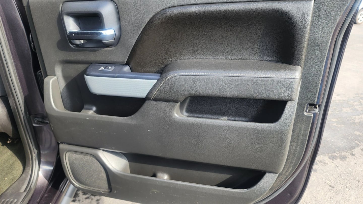 Chevrolet Silverado photo 20