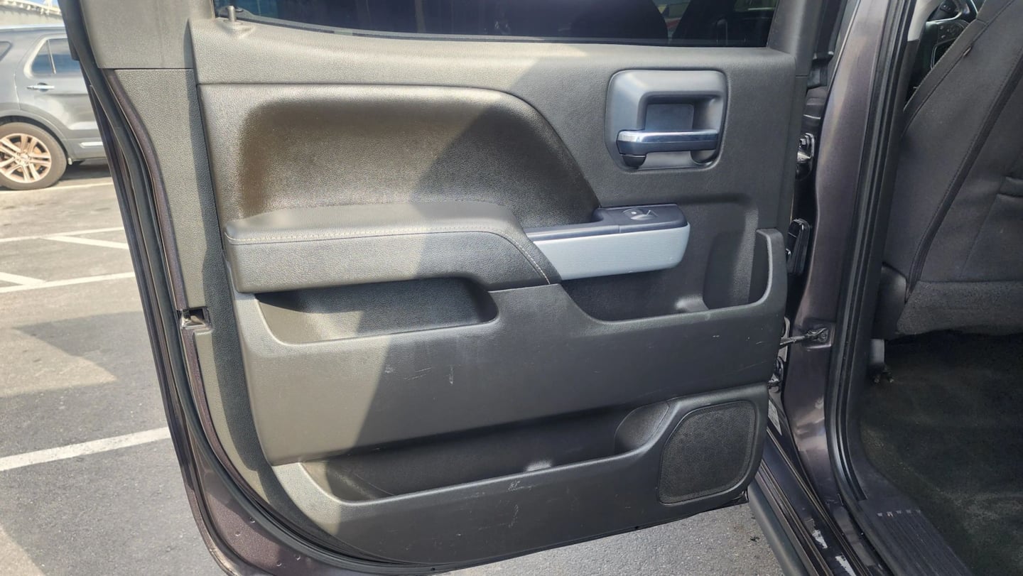 Chevrolet Silverado photo 21