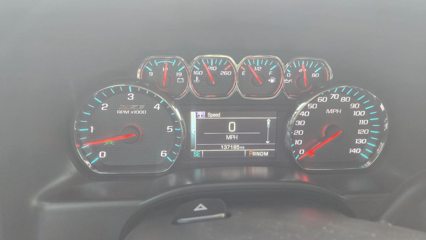 Chevrolet Silverado photo 23