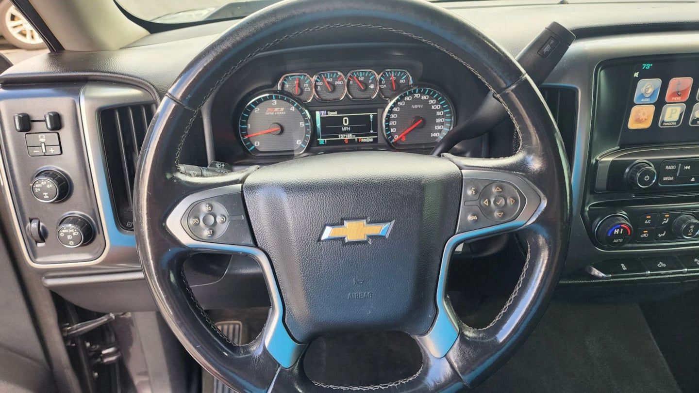 Chevrolet Silverado photo 24