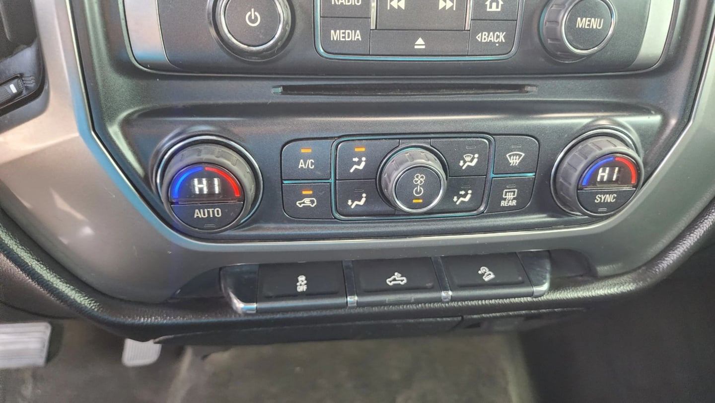 Chevrolet Silverado photo 28