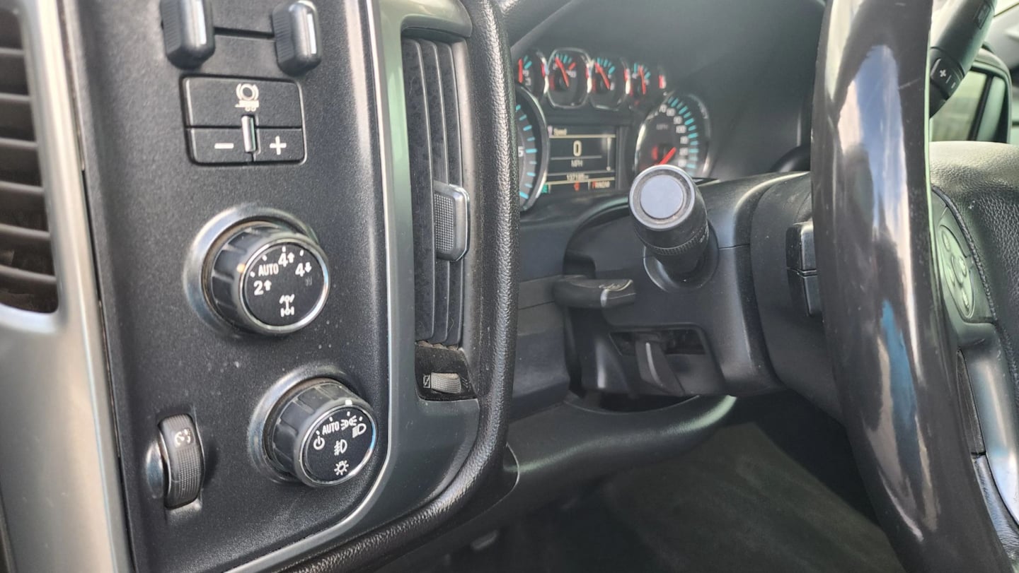 Chevrolet Silverado photo 30