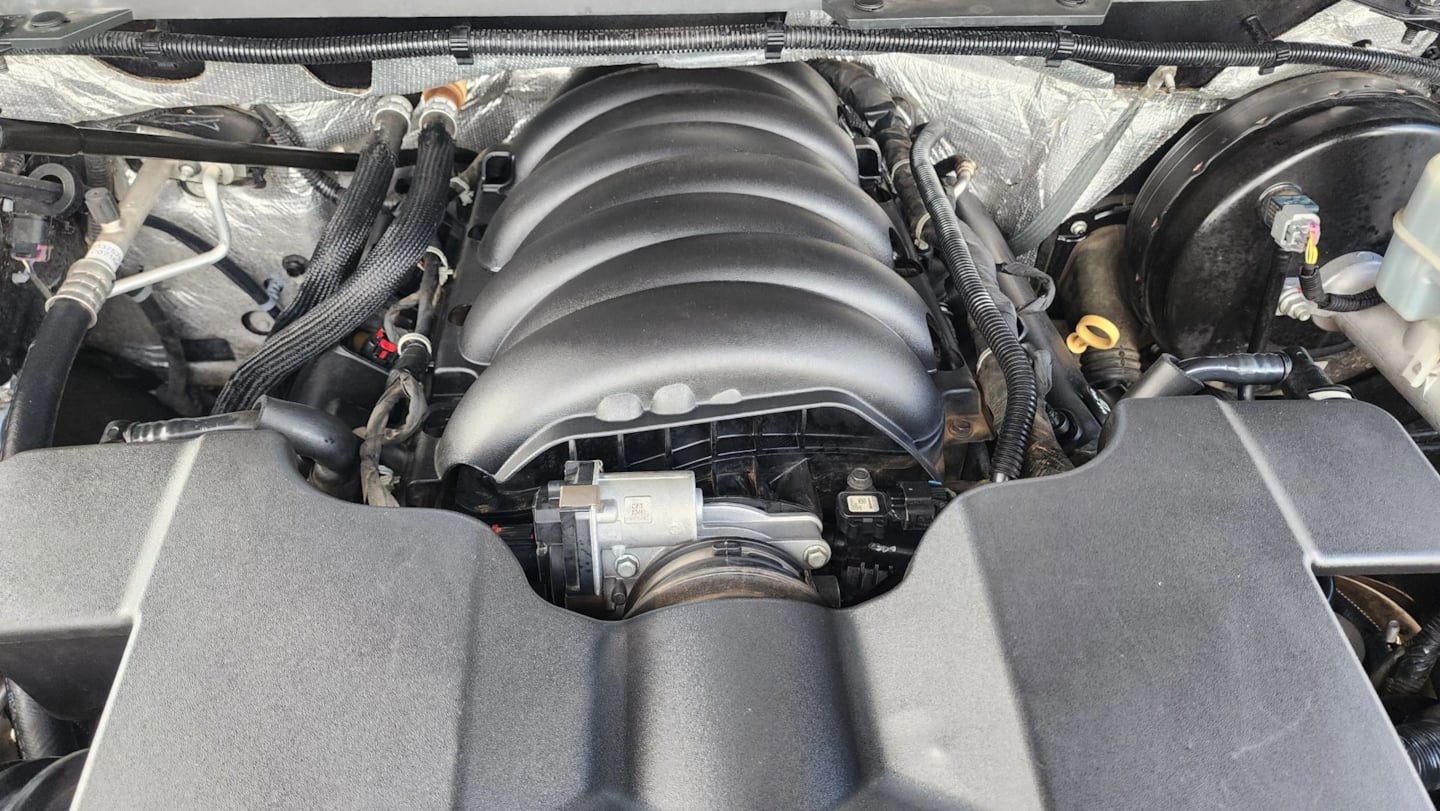 Chevrolet Silverado photo 54