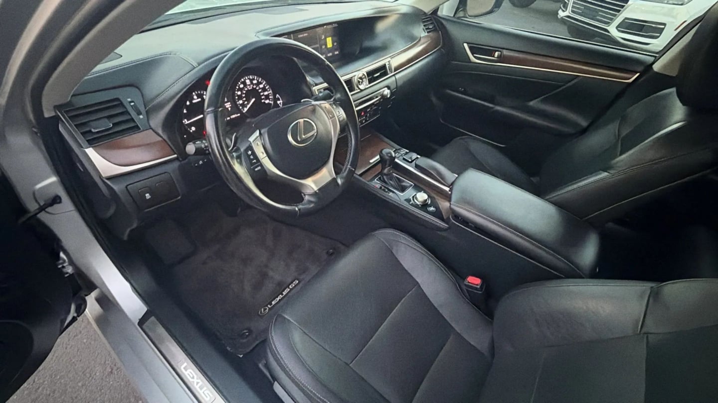 Photo 17 of this Lexus GS 350