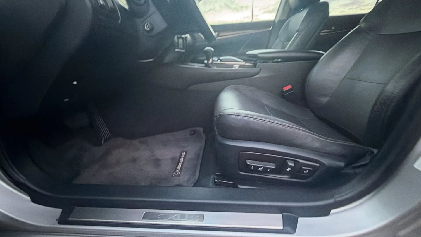 Photo 19 of this Lexus GS 350