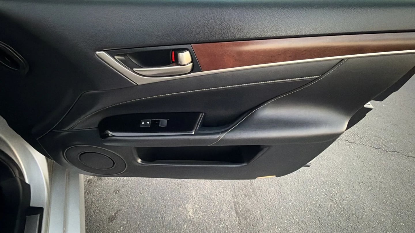 Photo 48 of this Lexus GS 350