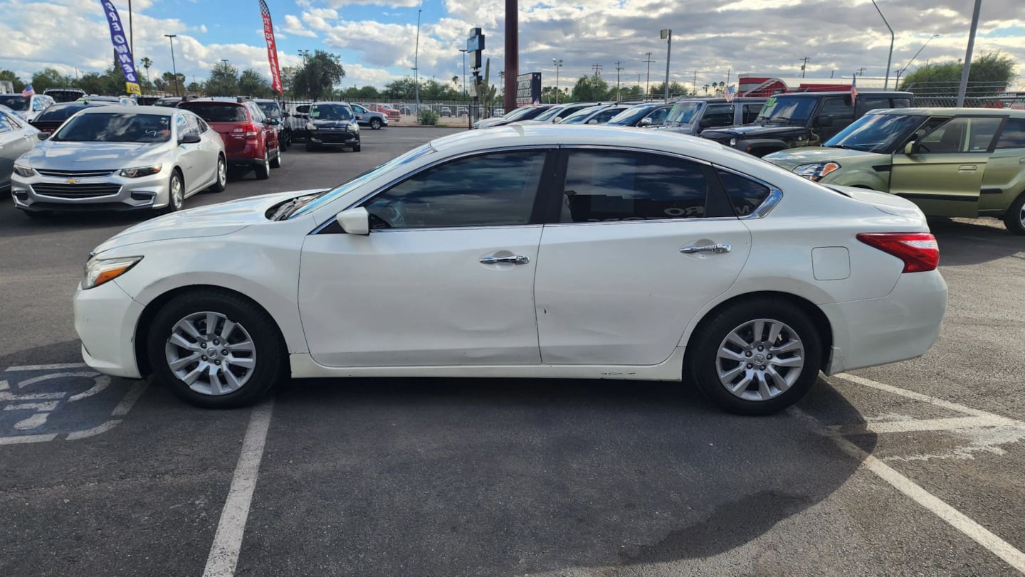 Photo 7 of this Nissan Altima