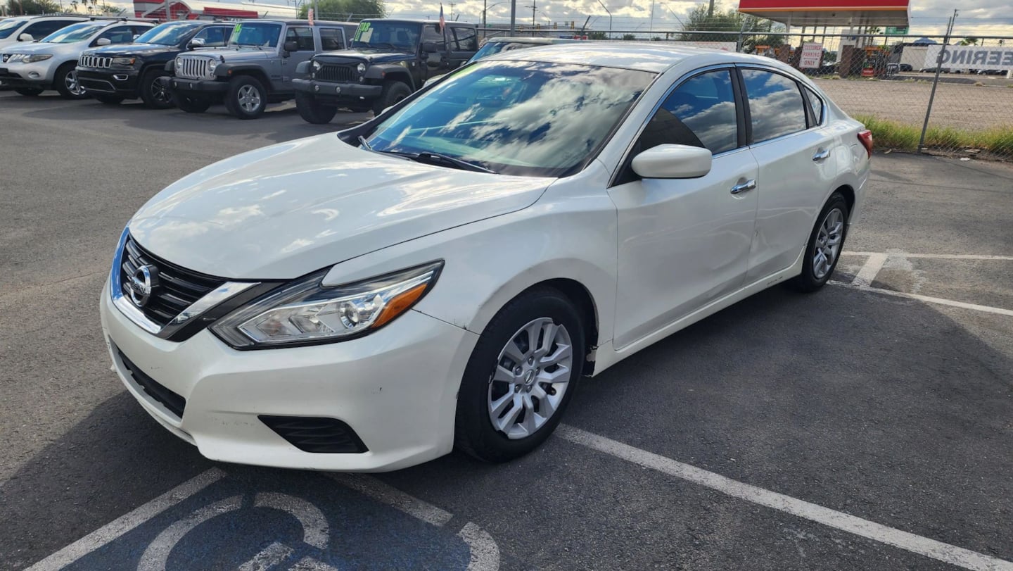Photo 8 of this Nissan Altima
