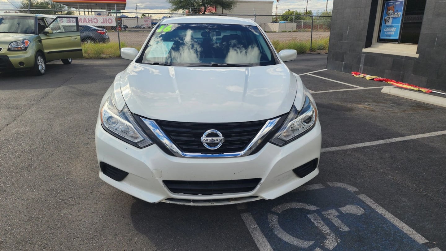 Photo 9 of this Nissan Altima