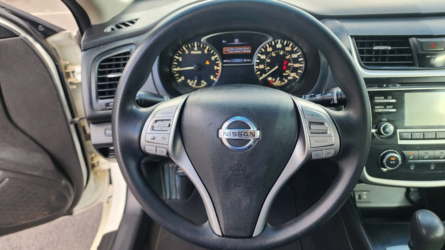 Photo 24 of this Nissan Altima