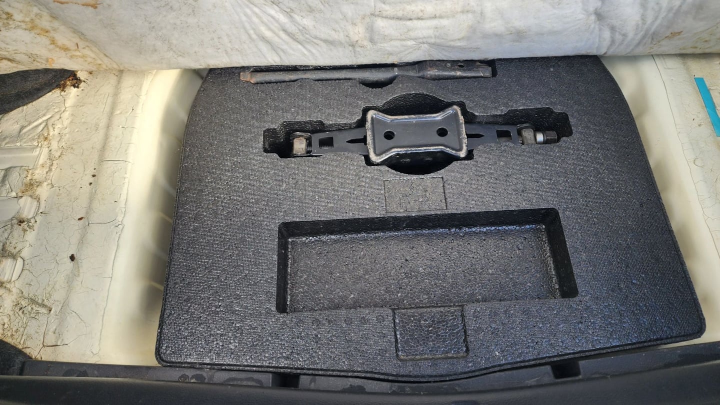 Photo 37 of this Nissan Altima