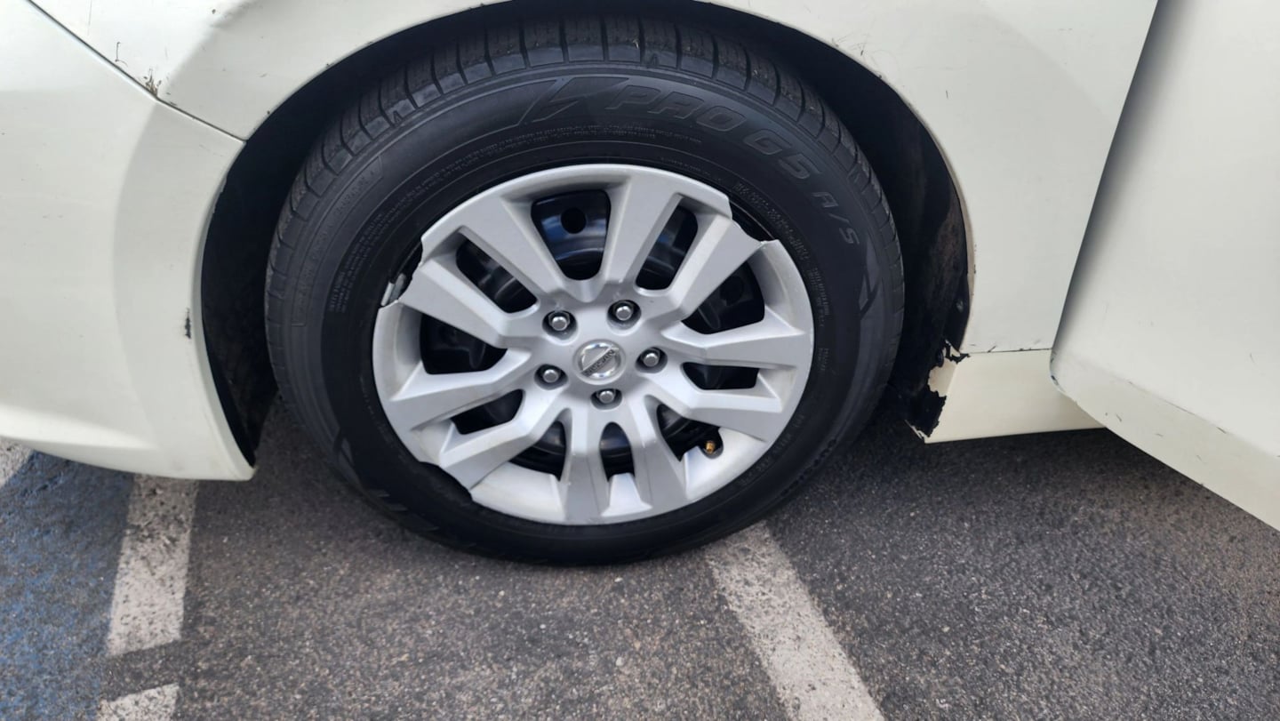 Photo 42 of this Nissan Altima