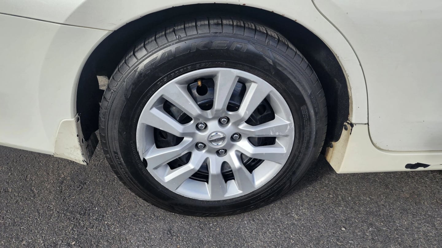 Photo 46 of this Nissan Altima