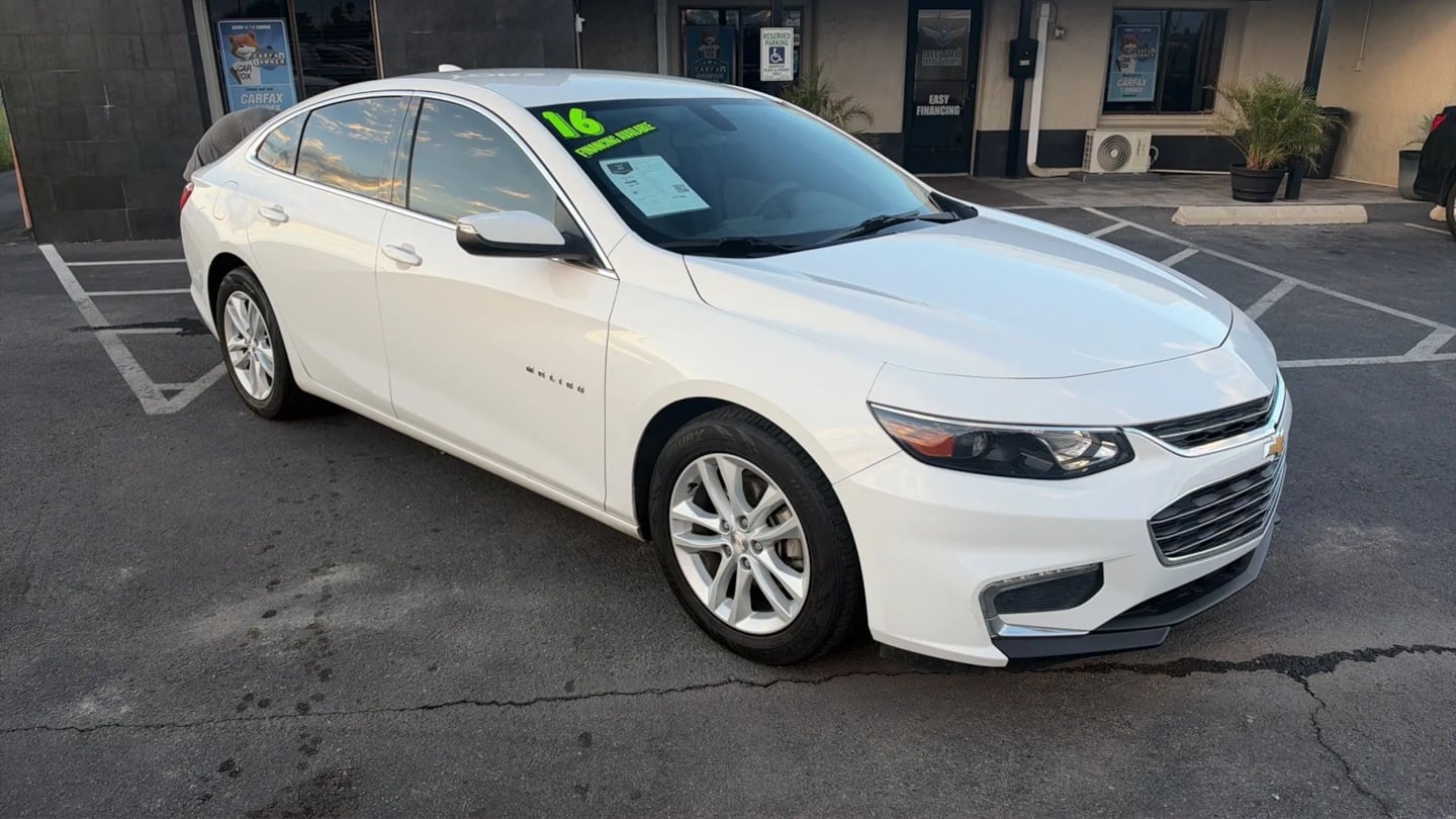 Photo 2 of this Chevrolet Malibu