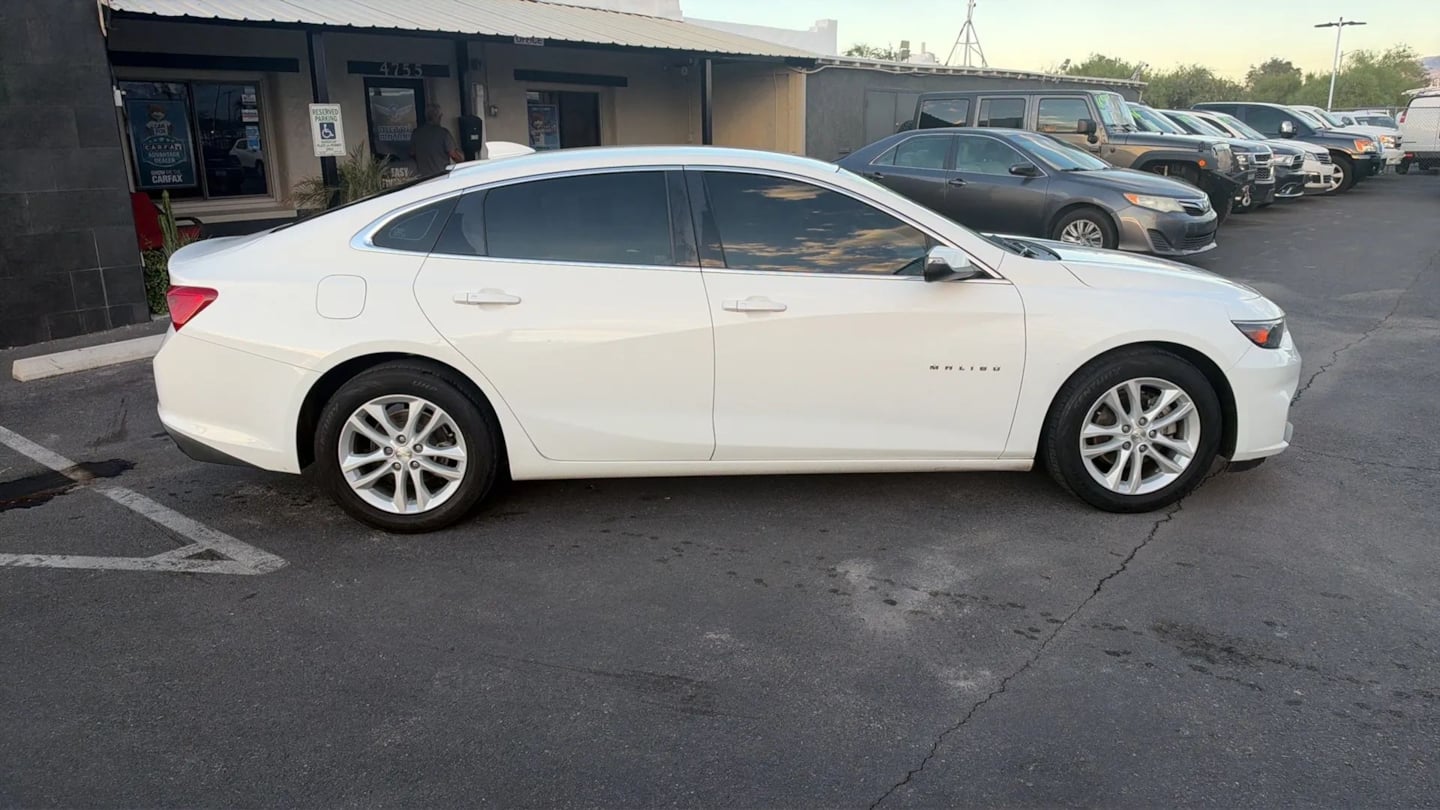 Photo 3 of this Chevrolet Malibu