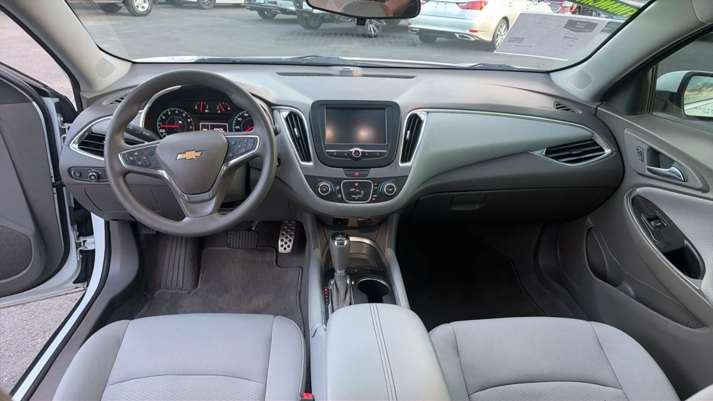 Photo 11 of this Chevrolet Malibu