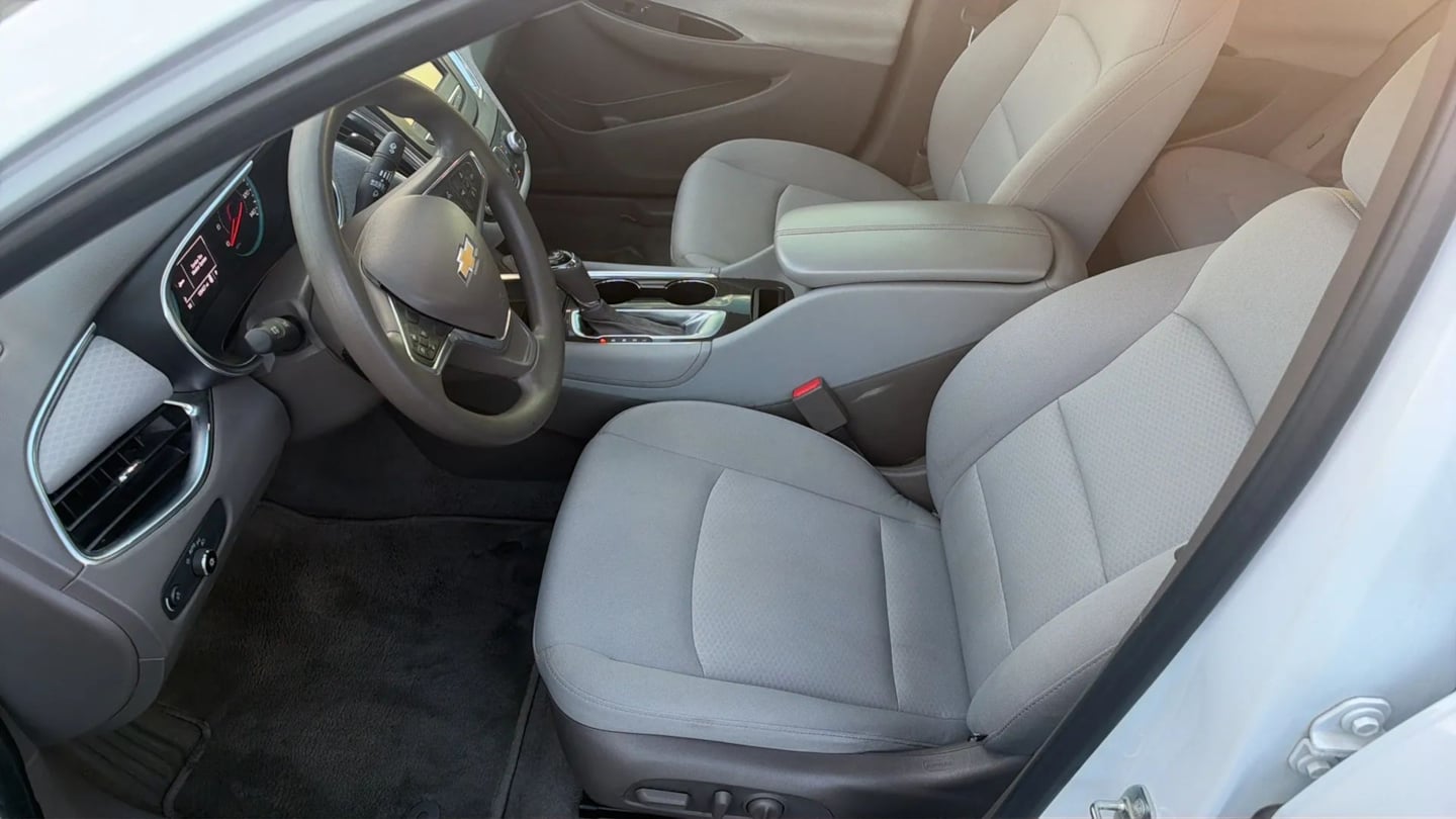 Photo 13 of this Chevrolet Malibu