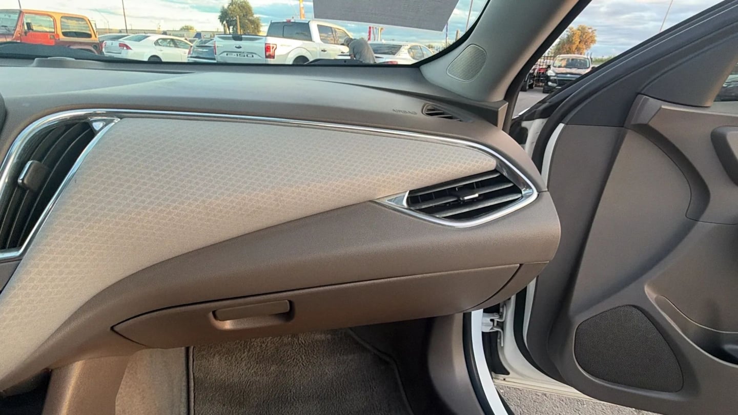 Photo 28 of this Chevrolet Malibu