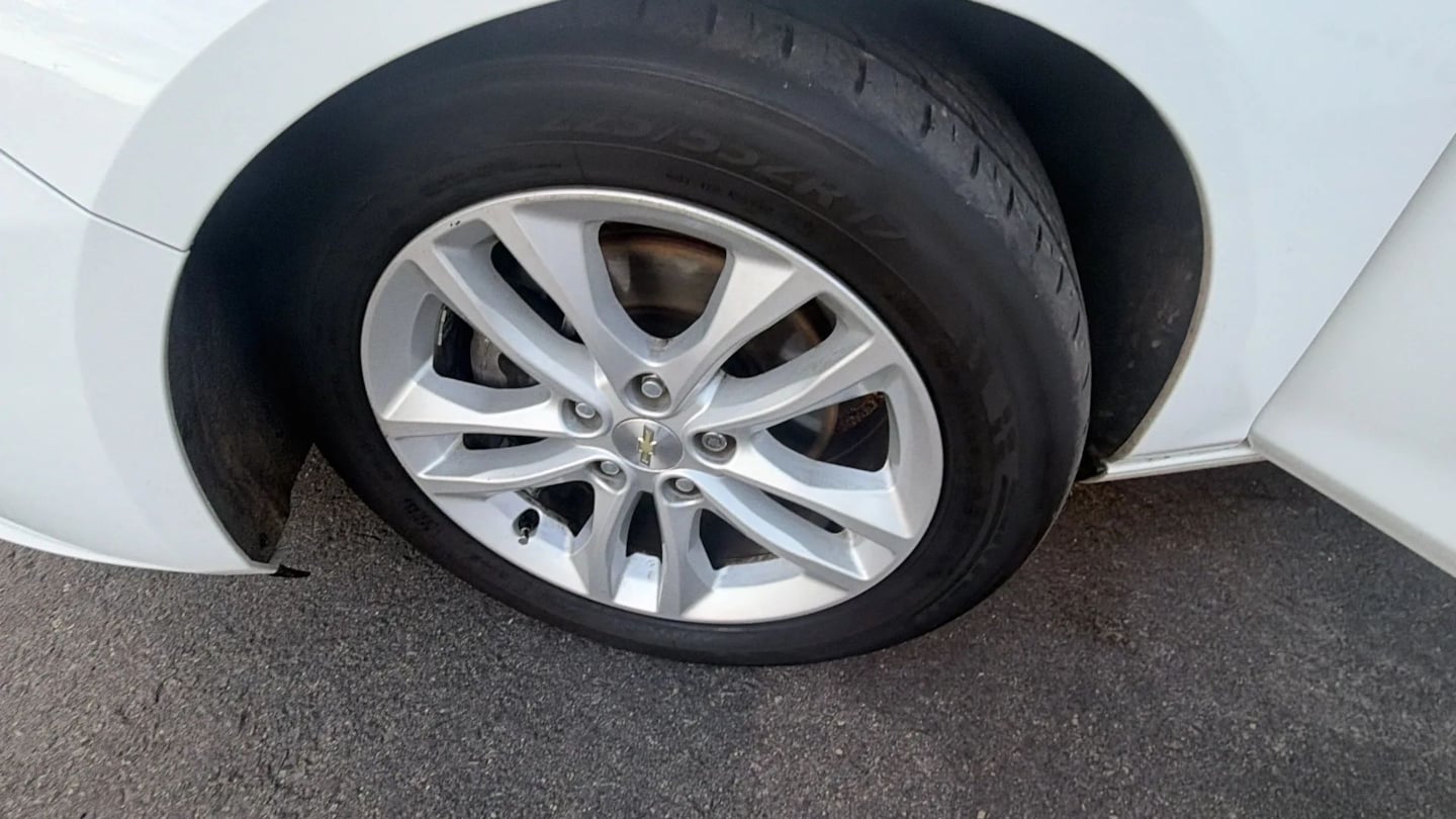 Photo 40 of this Chevrolet Malibu