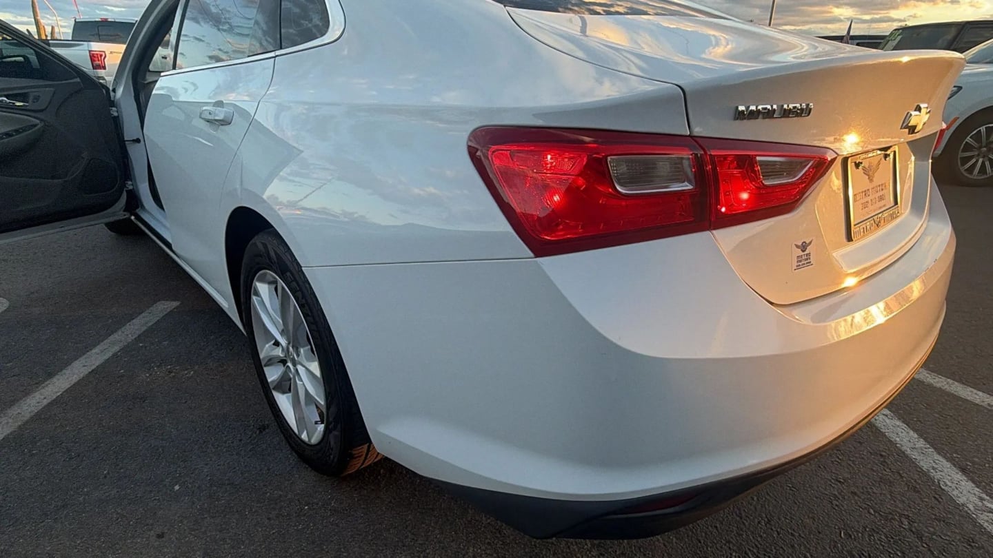 Photo 48 of this Chevrolet Malibu