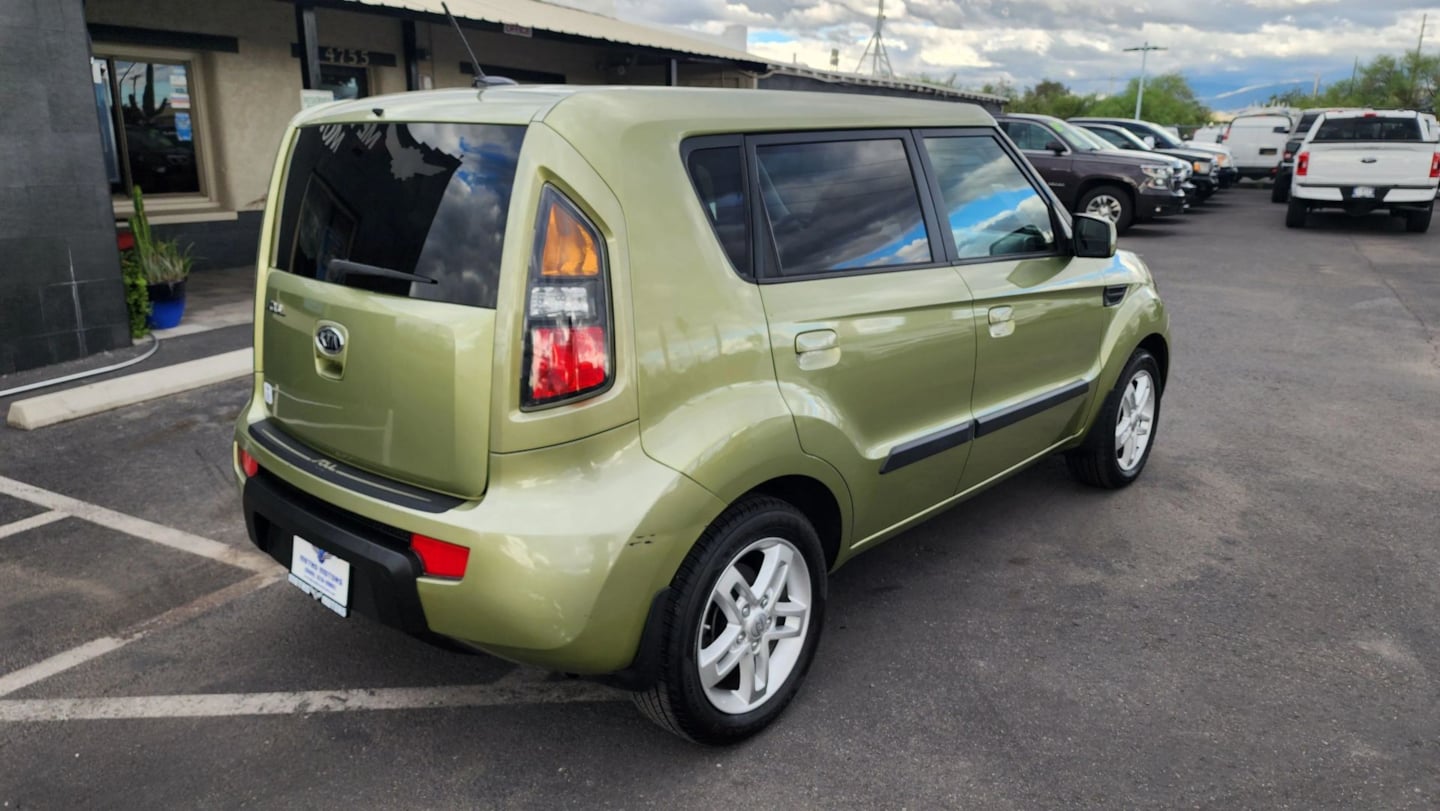 Photo 4 of this Kia Soul