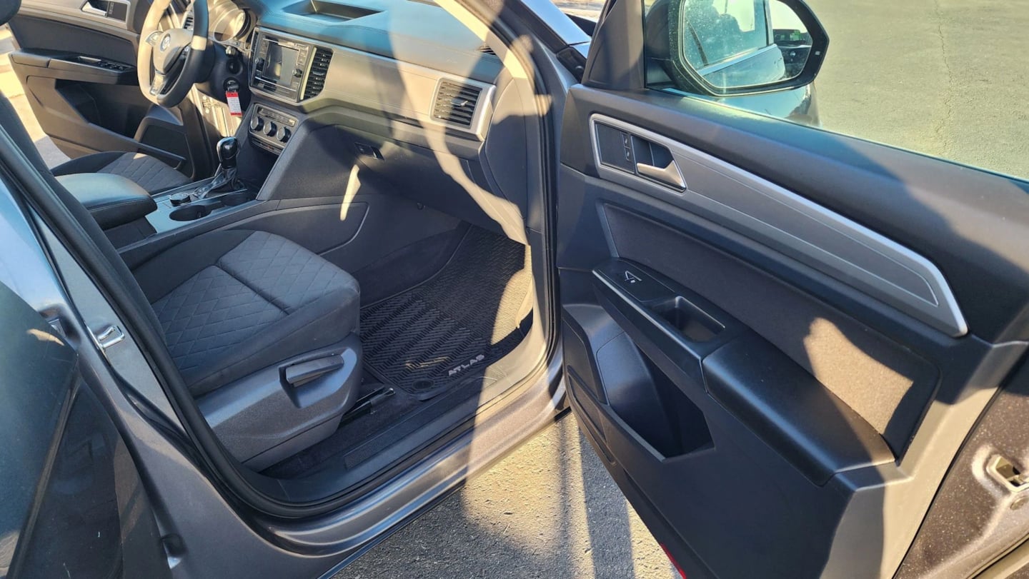 Photo 16 of this Volkswagen Atlas