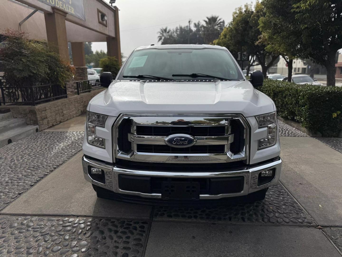 2017 Ford F-150 XLT photo 2