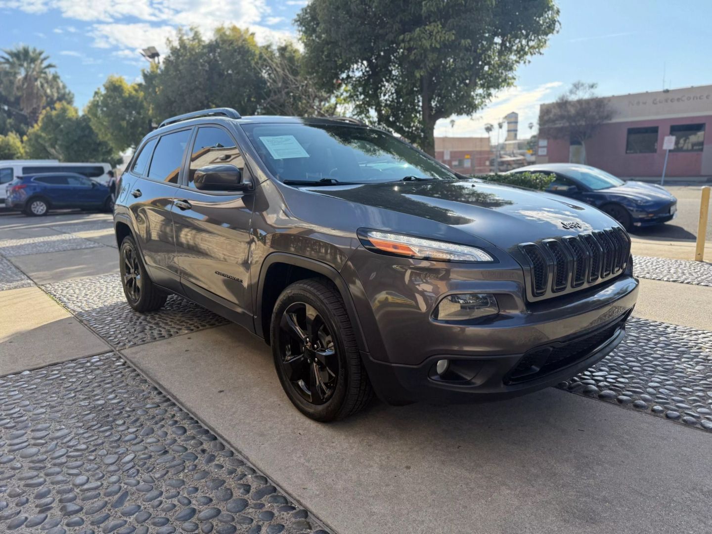 Sold 2018 Jeep Cherokee Latitude in Montclair