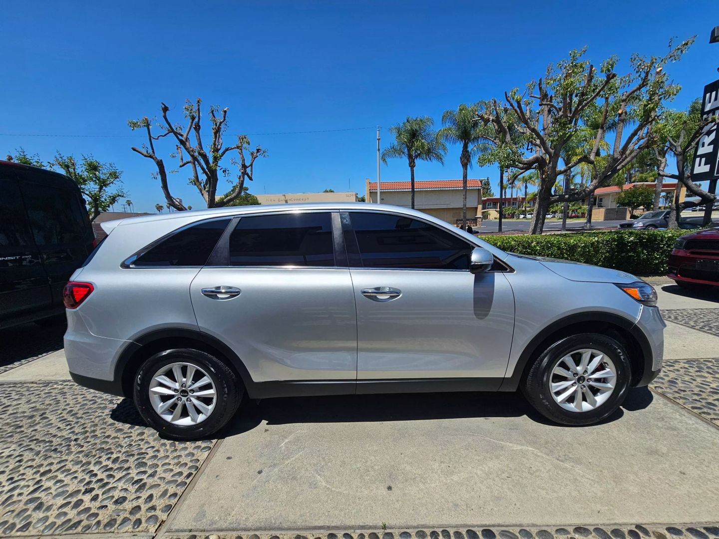 2020 Kia Sorento LX V6 photo 4