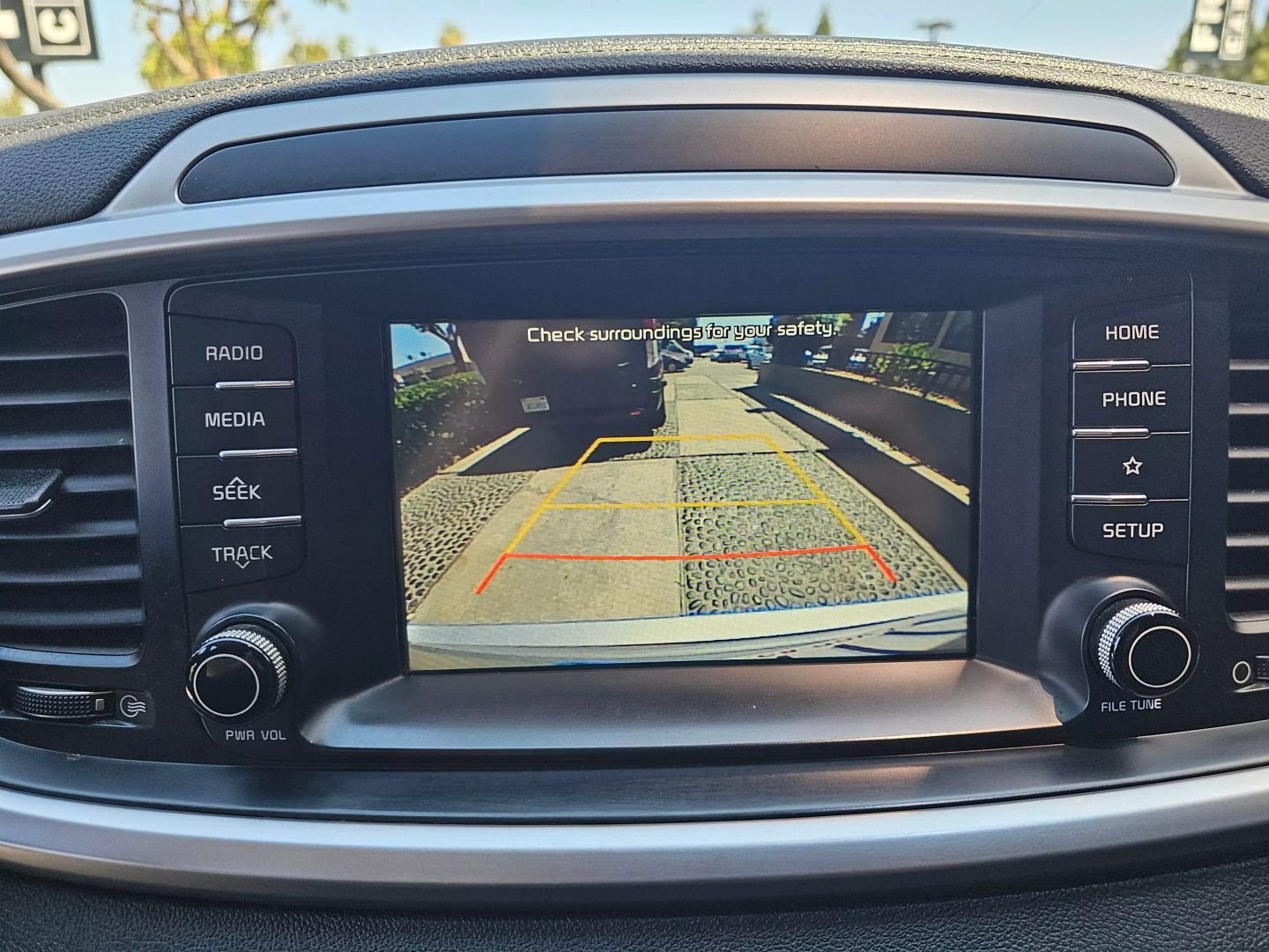 2020 Kia Sorento LX V6 photo 15