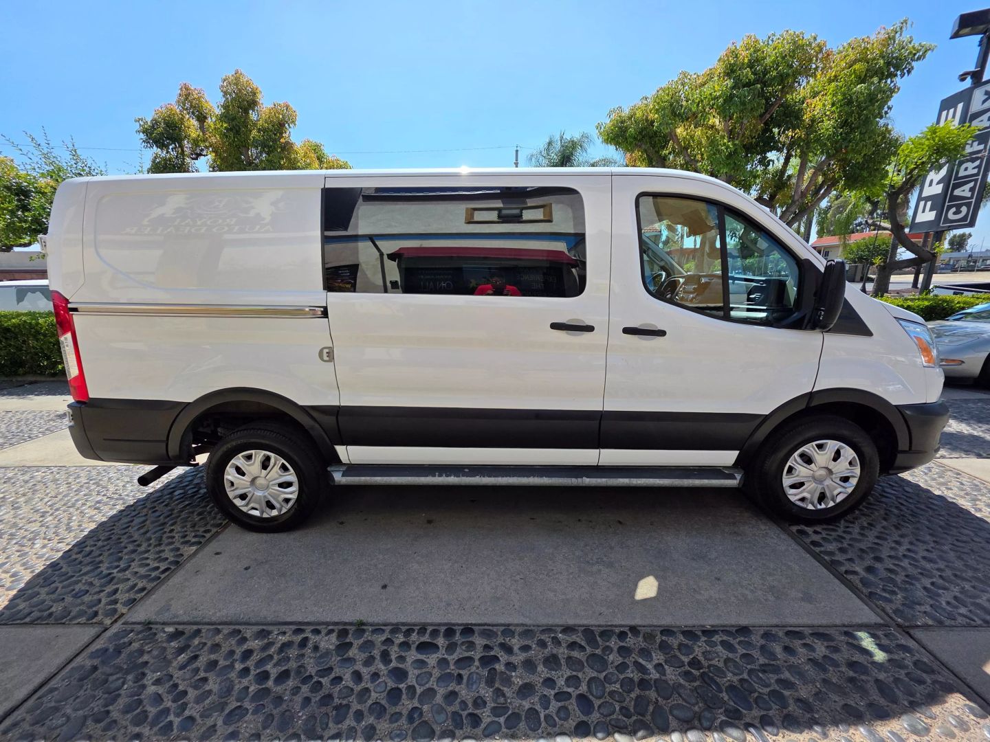 2020 Ford Transit Cargo Van photo 4