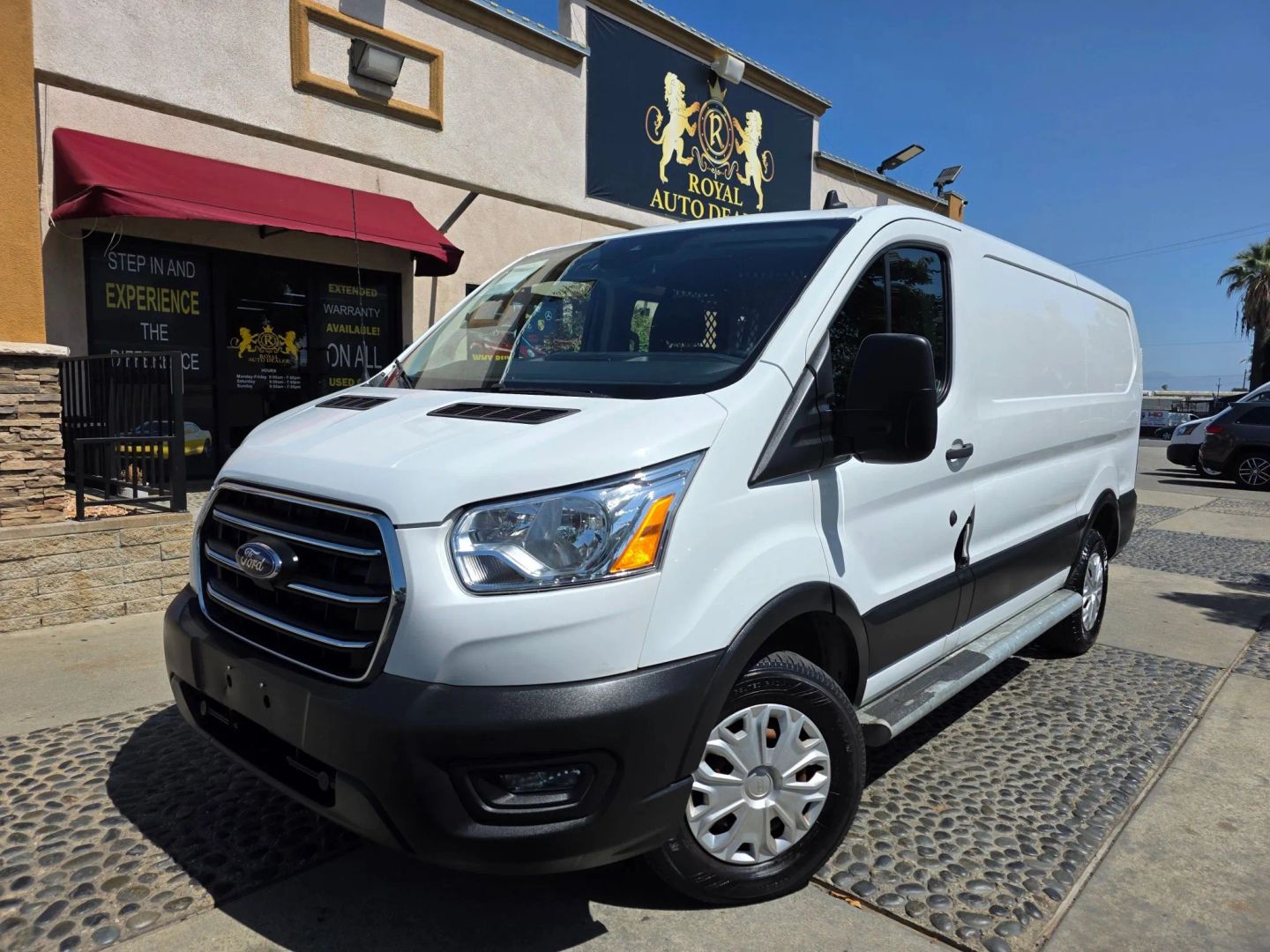 Ford Transit photo 2