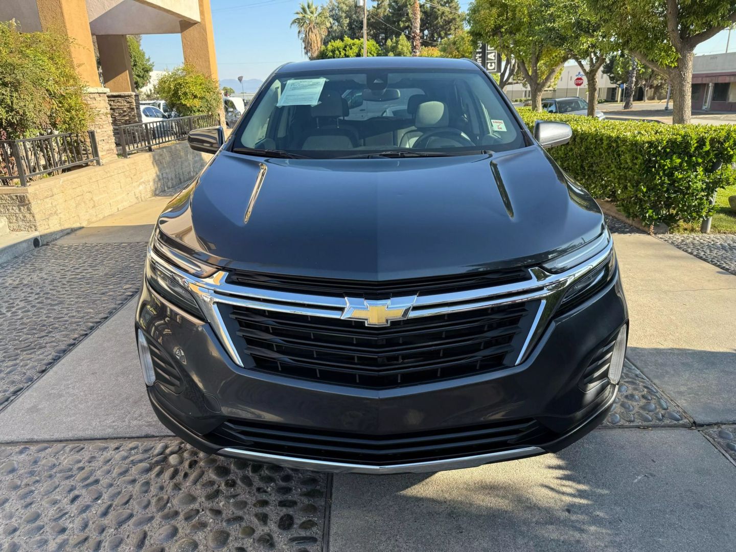 2022 Chevrolet Equinox LT photo 2