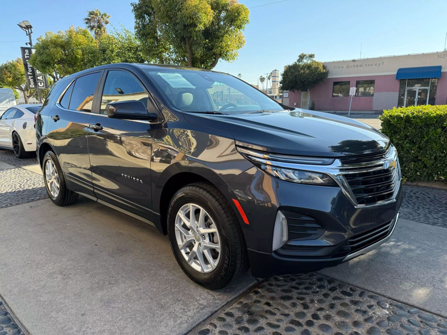 2022 Chevrolet Equinox LT photo 3