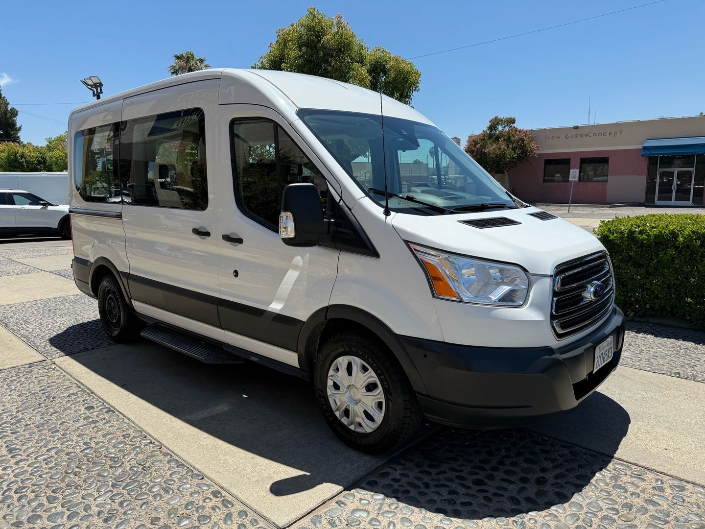 2017 Ford Transit XLT photo 2