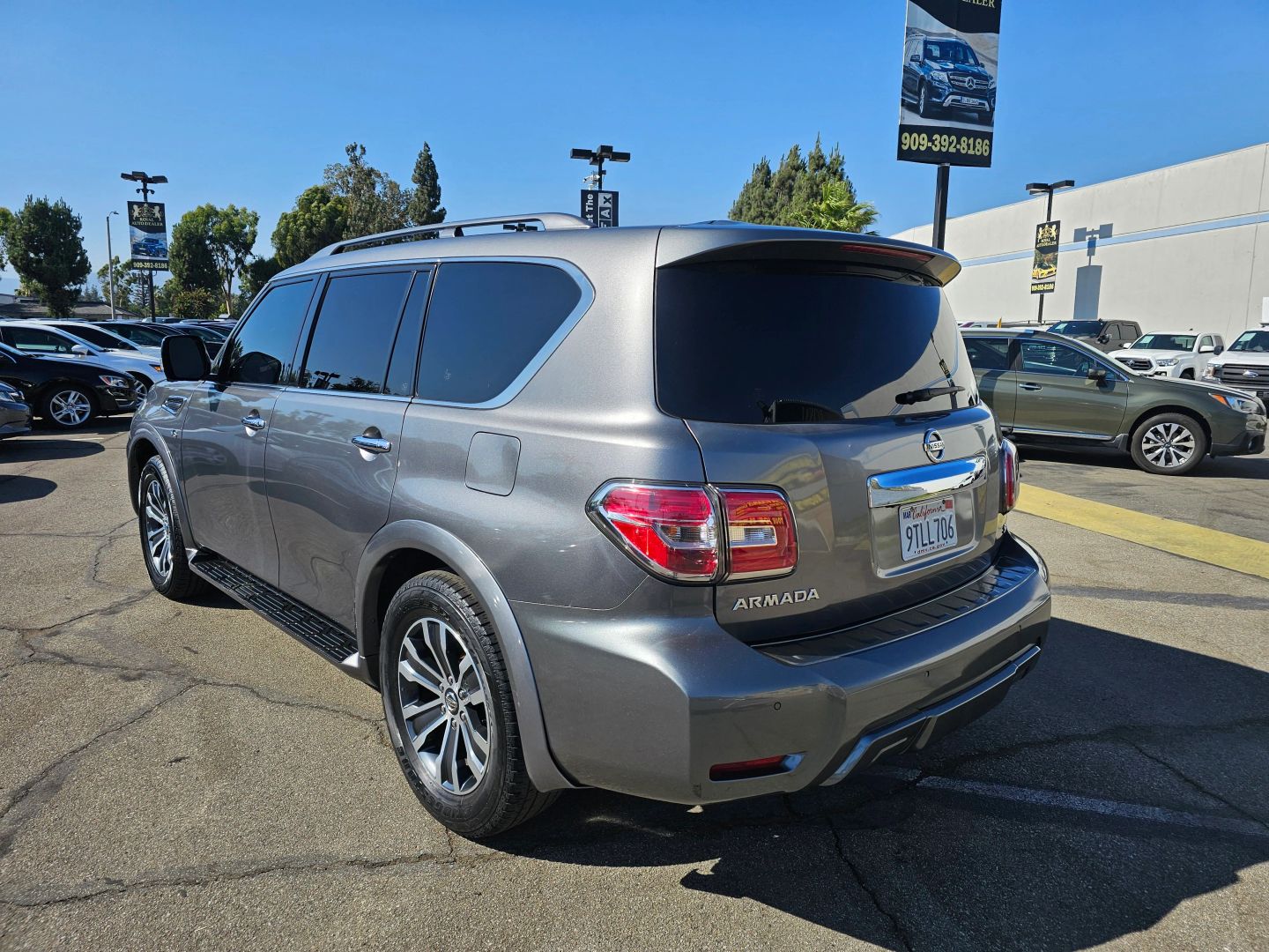 2020 Nissan Armada SL photo 7