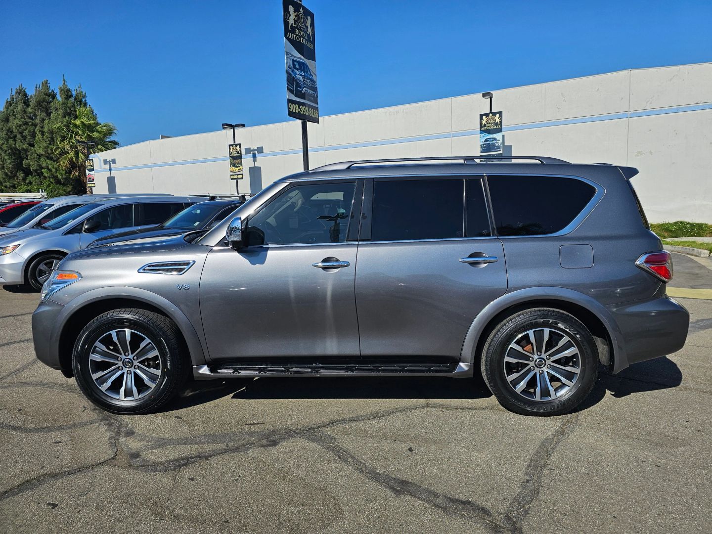 2020 Nissan Armada SL photo 8