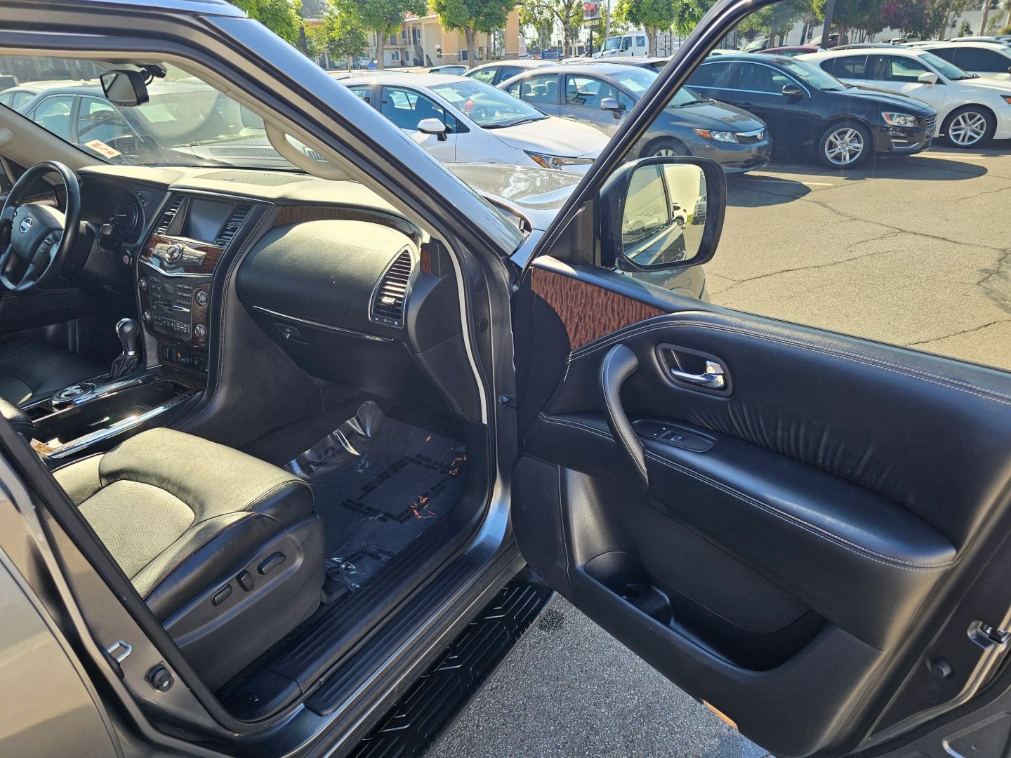 2020 Nissan Armada SL photo 21