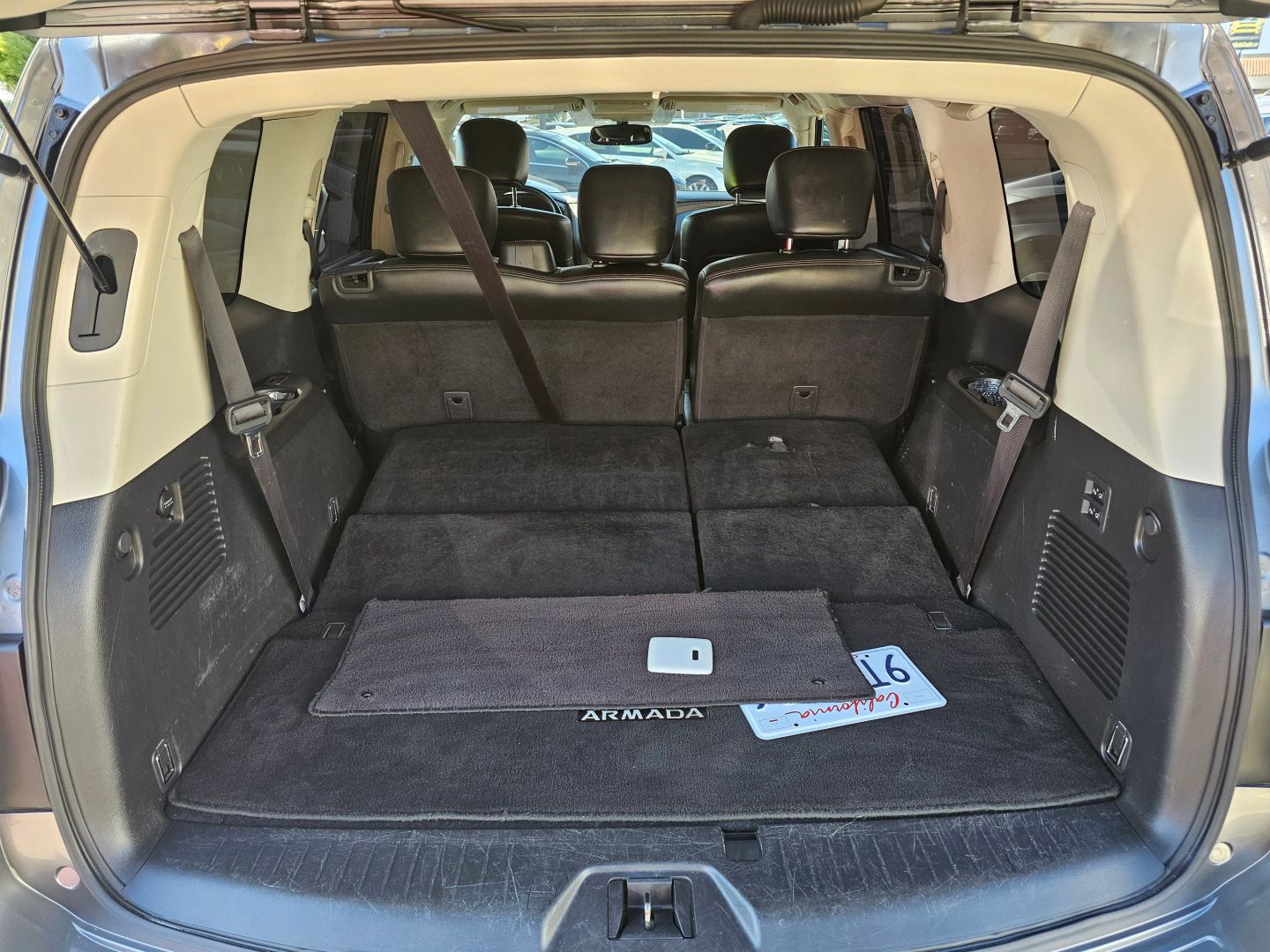 2020 Nissan Armada SL photo 28