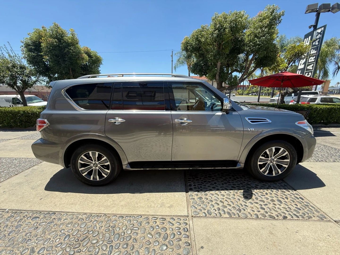 2018 Nissan Armada SL photo 4