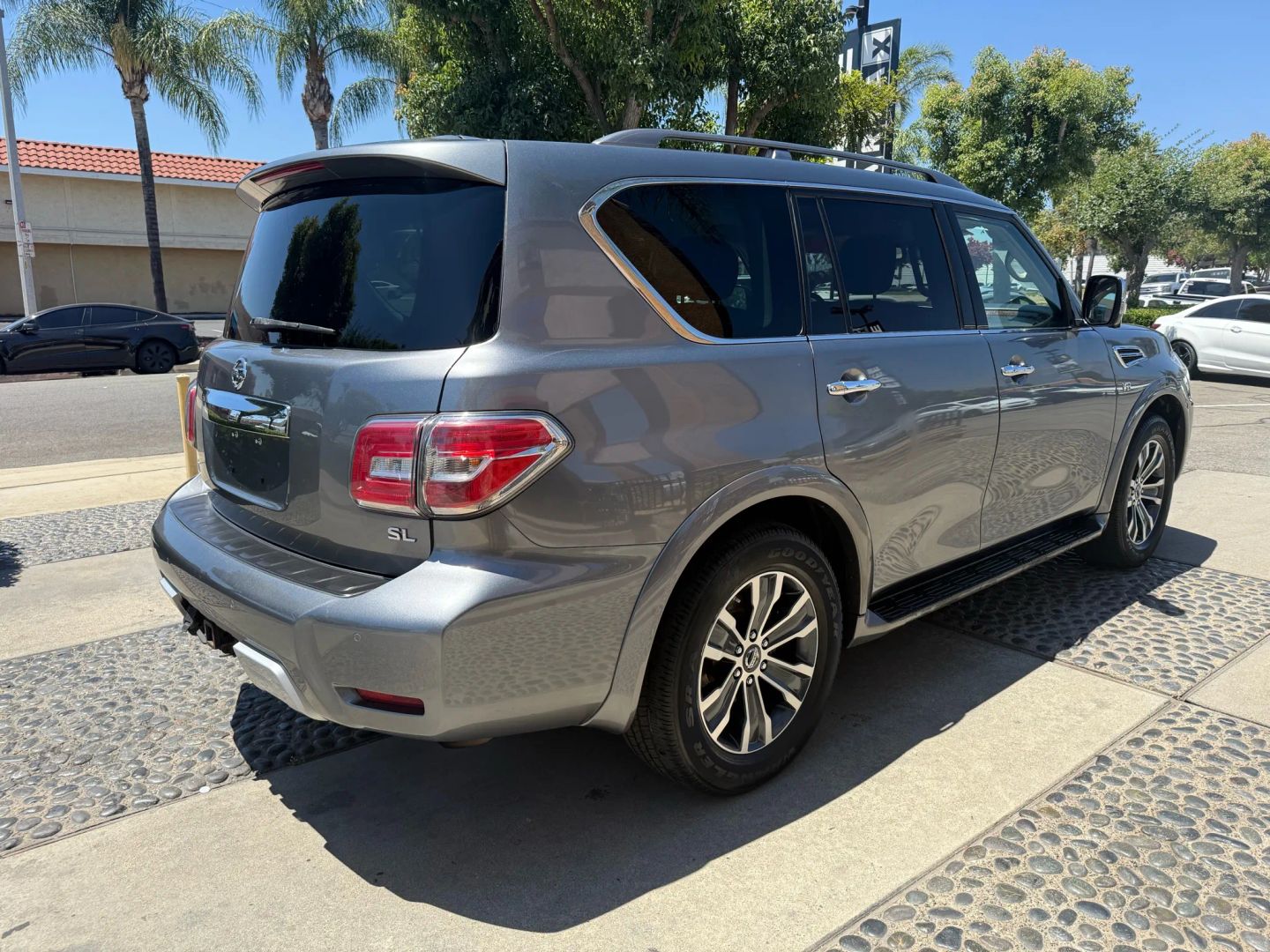 2018 Nissan Armada SL photo 5