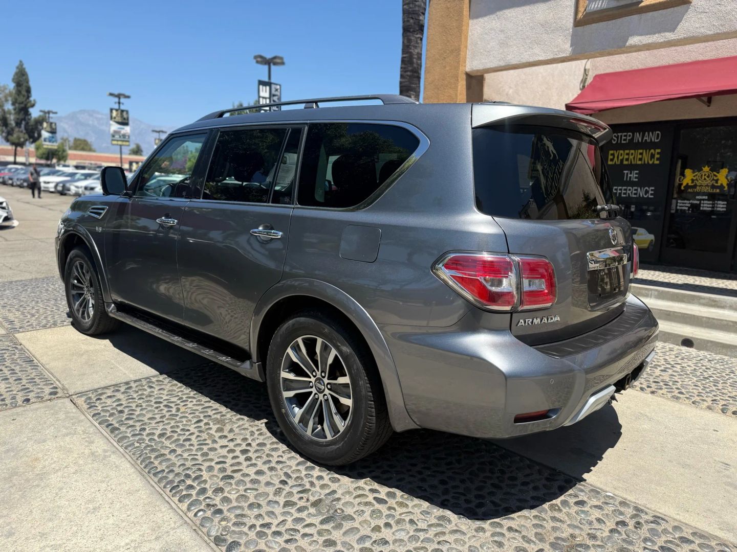 2018 Nissan Armada SL photo 7
