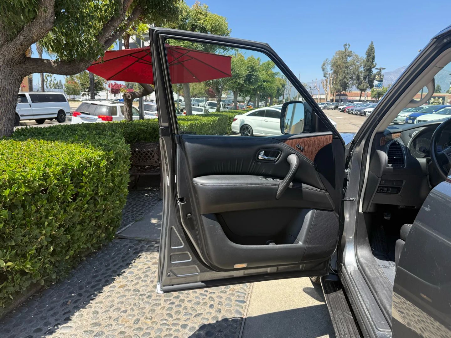 2018 Nissan Armada SL photo 9