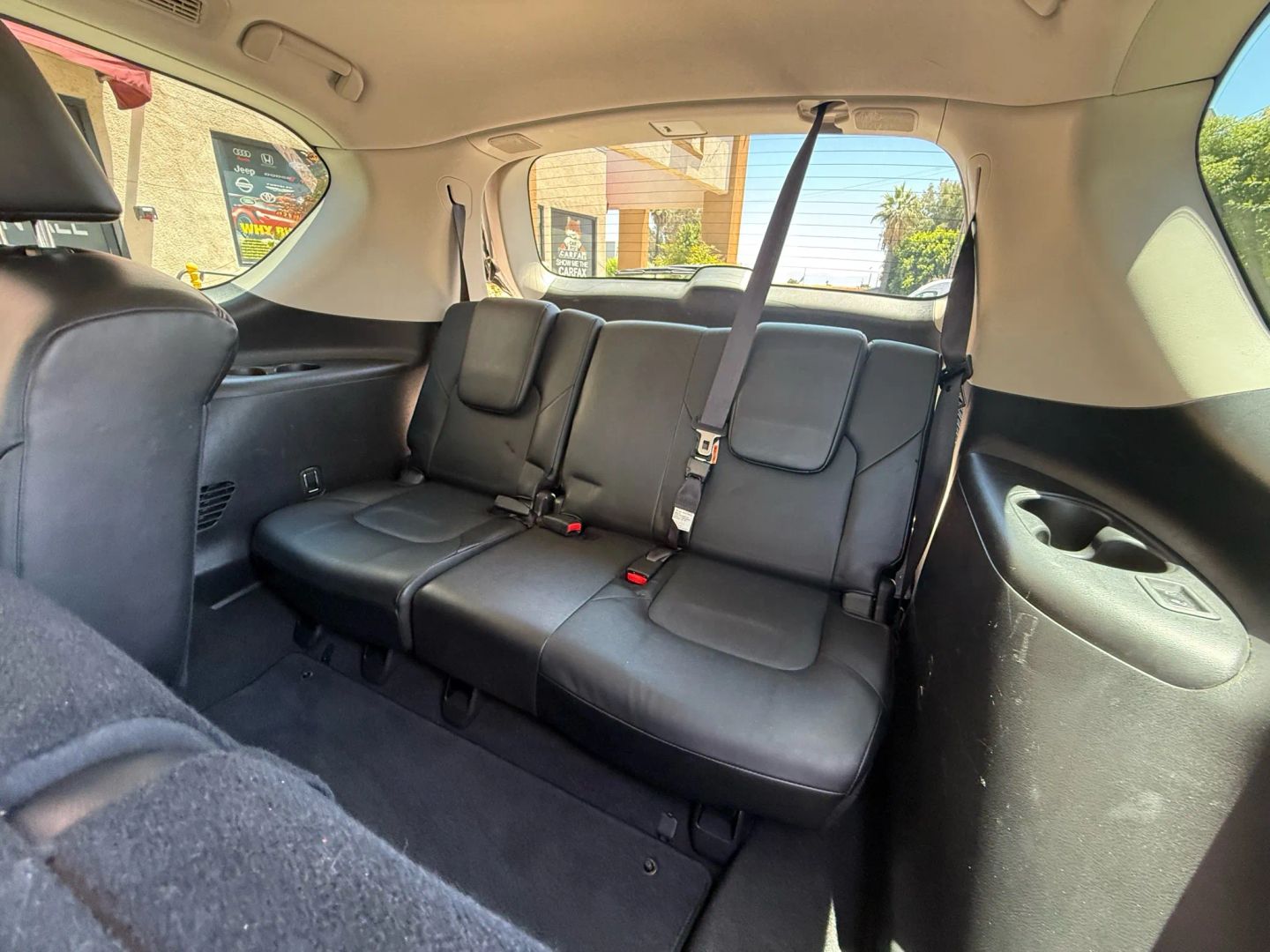 2018 Nissan Armada SL photo 17