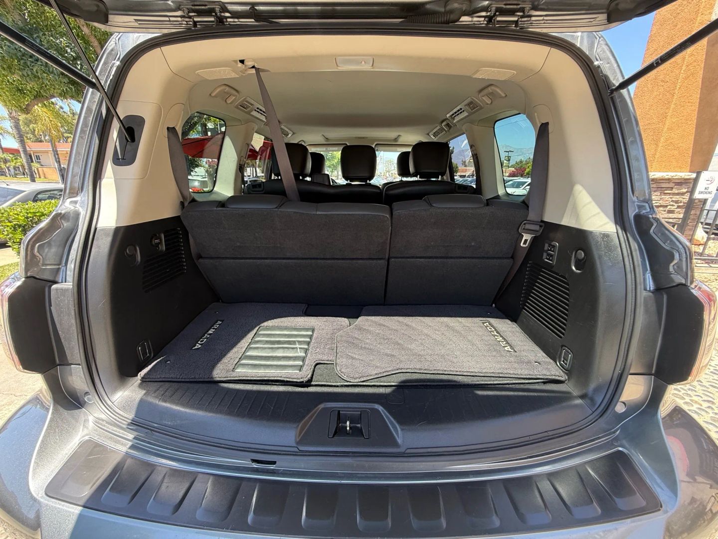 2018 Nissan Armada SL photo 25
