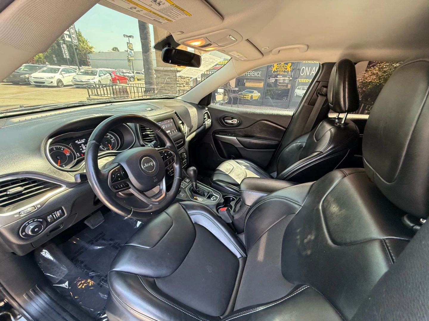 2019 Jeep Cherokee Latitude photo 10