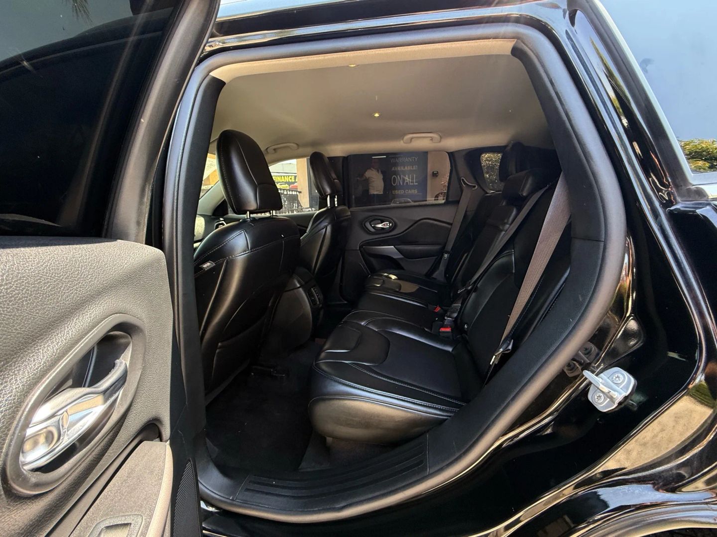 2019 Jeep Cherokee Latitude photo 11