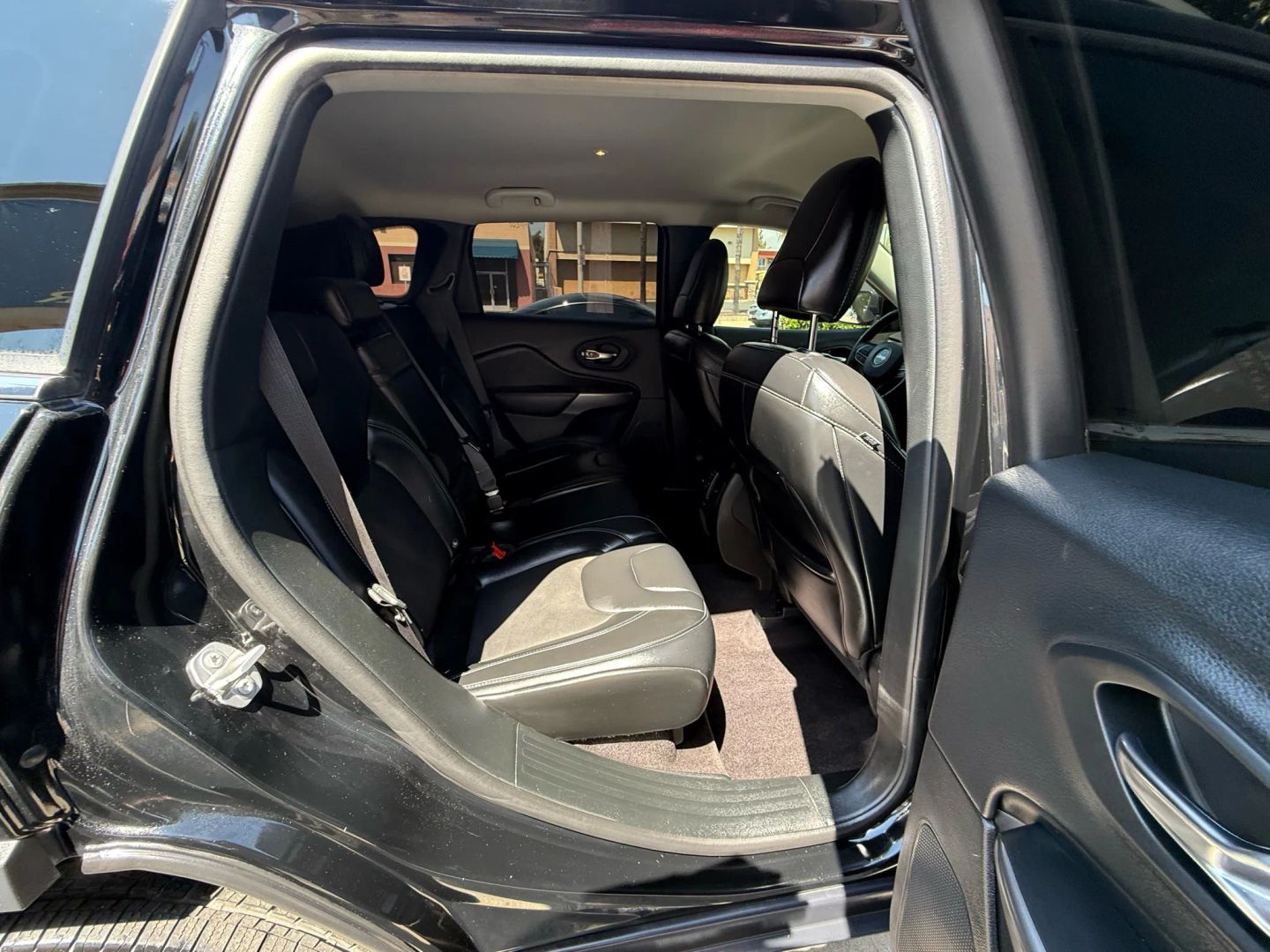 2019 Jeep Cherokee Latitude photo 14
